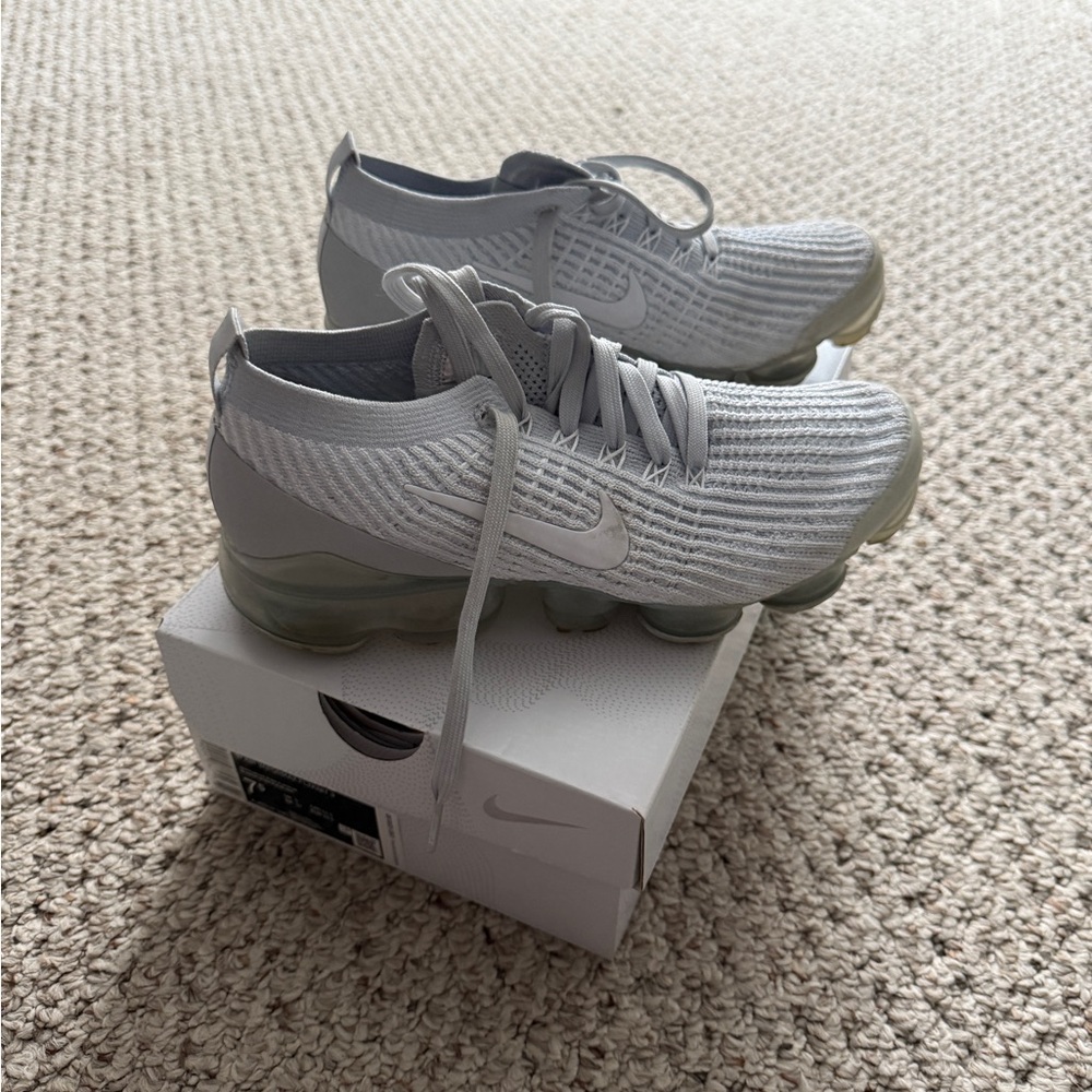 Nike White Air VaporMax Flyknit 3 Sneakers